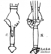 左手持剑